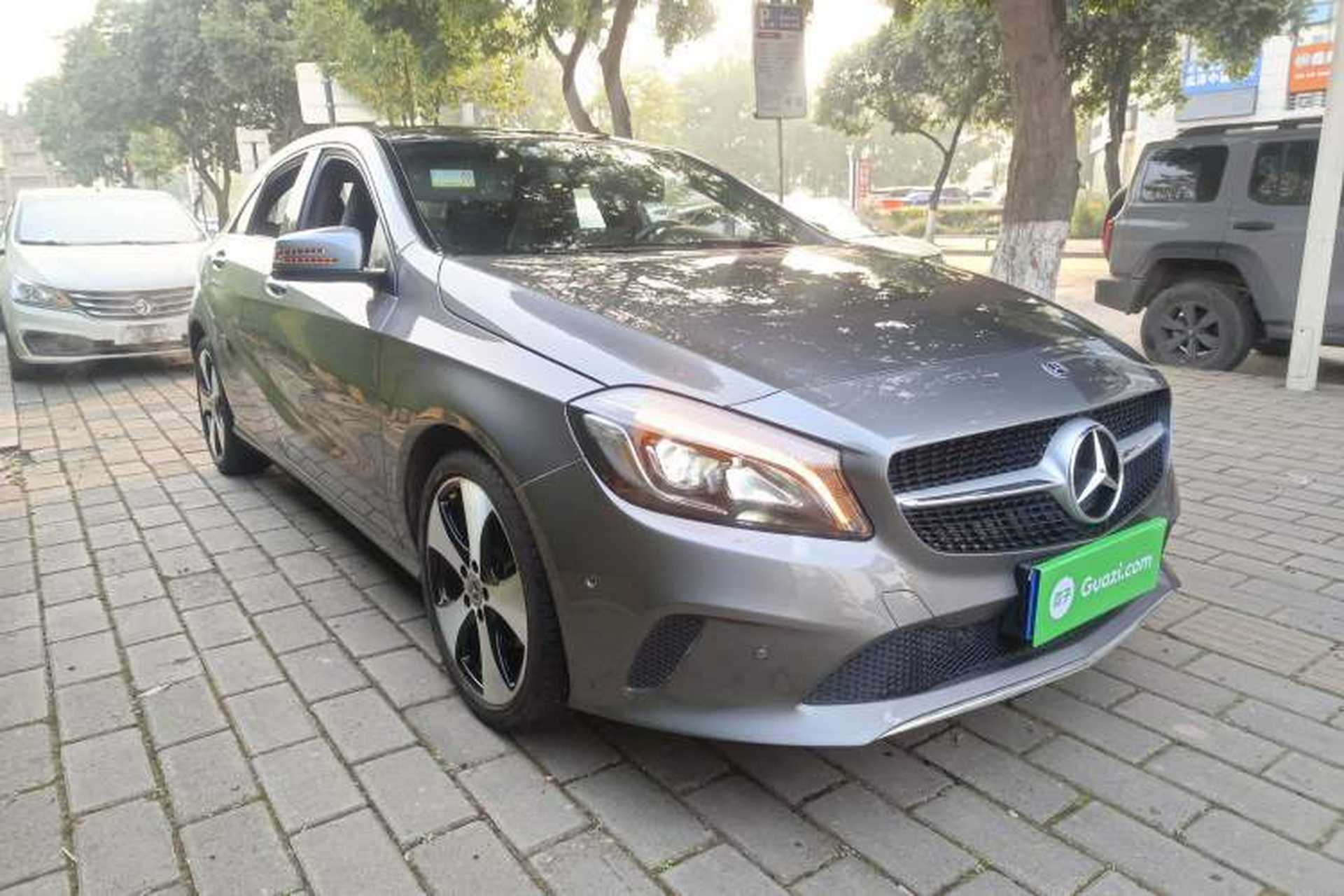 Used Mercedes-Benz A-Class 2017 Revised Version A 200 Fashion Edition Front Right 45 Deg