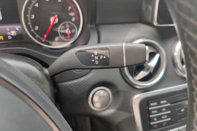 Used Mercedes-Benz A-Class 2017 Revised A 200 Dynamic Edition Gear Lever