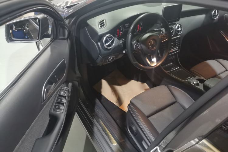 Used Mercedes-Benz A-Class 2017 Revised A 200 Dynamic Edition Interior 2