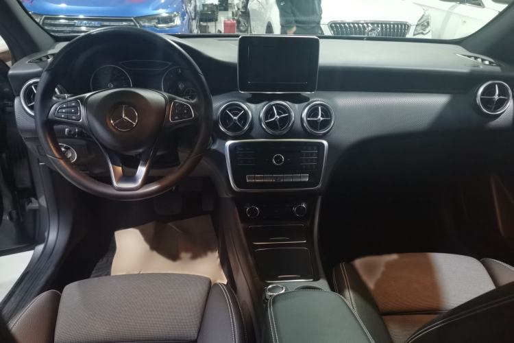 Used Mercedes-Benz A-Class 2017 Revised A 200 Dynamic Edition Interior 3