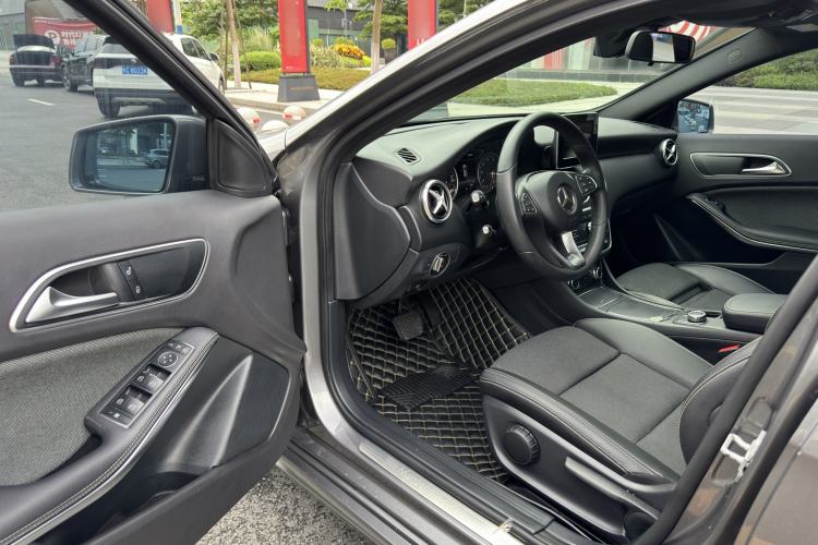 Used Mercedes-Benz A-Class 2017 Revised A 200 Dynamic Edition Interior 3