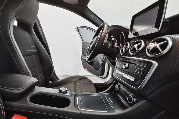 Used Mercedes-Benz A-Class 2017 A 200 Fashion Model Interior 7