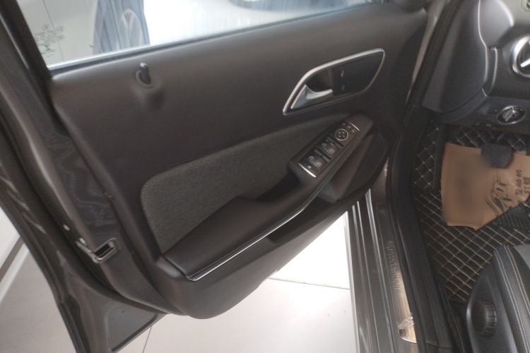 Used Mercedes-Benz A-Class 2017 Revised A 200 Dynamic Edition Interior 7