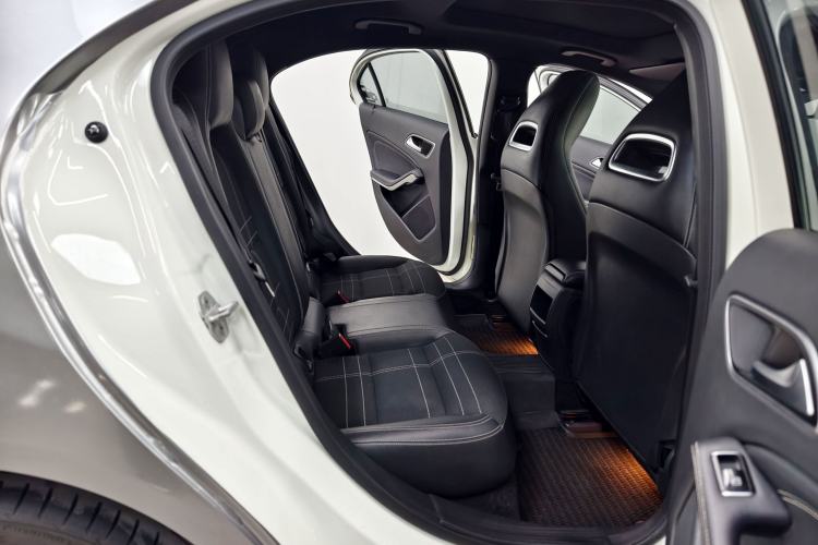 Used Mercedes-Benz A-Class 2017 A 200 Fashion Model Interior 8