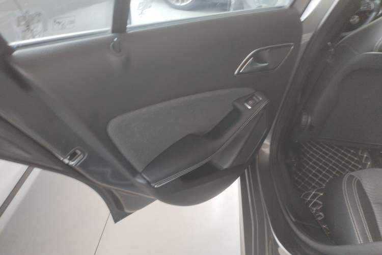 Used Mercedes-Benz A-Class 2017 Revised A 200 Dynamic Edition Interior 8