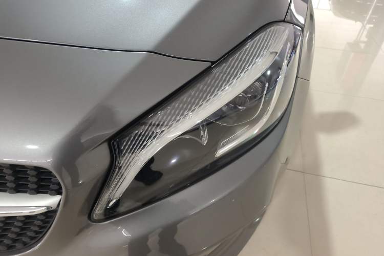 Used Mercedes-Benz A-Class 2017 Revised Version A 200 Fashion Edition Left Front Headlight