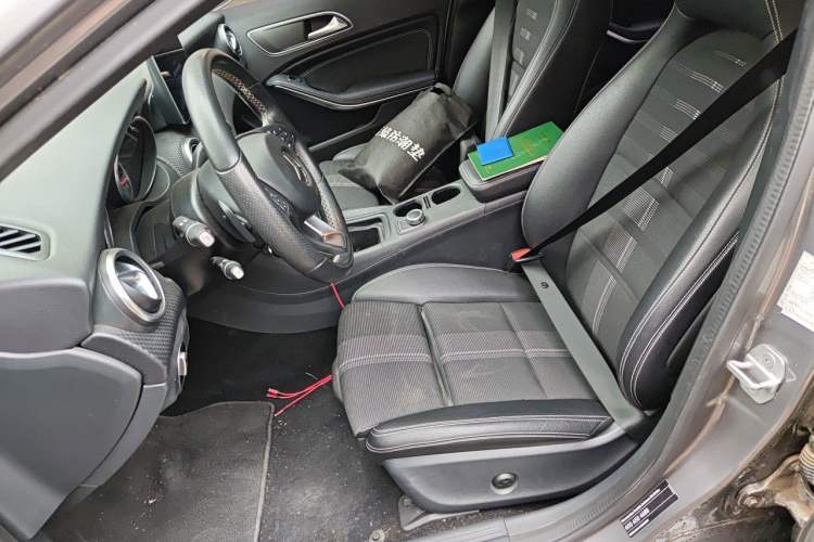 Used Mercedes-Benz A-Class 2017 Revised Version A 200 Fashion Edition Left Front Seat