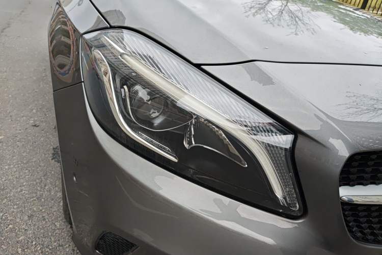 Used Mercedes-Benz A-Class 2017 Revised Version A 200 Fashion Edition Right Front Headlight