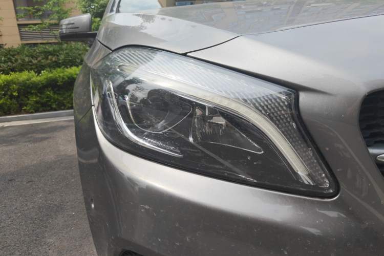 Used Mercedes-Benz A-Class 2017 Revised A 200 Dynamic Edition Right Front Headlight