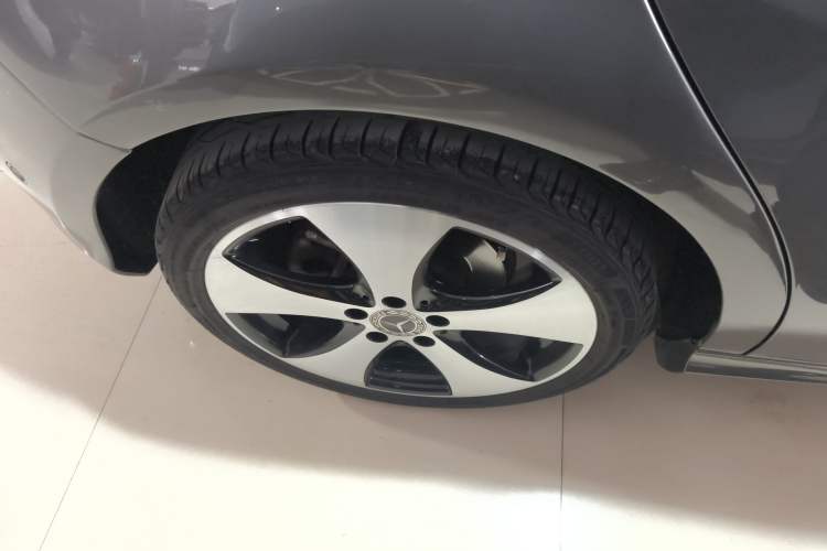 Used Mercedes-Benz A-Class 2017 Revised Version A 200 Fashion Edition Right Rear Wheel Hub