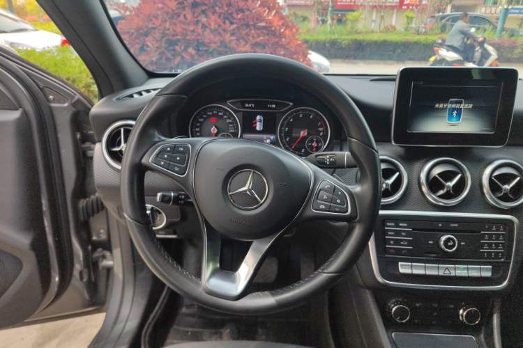 Used Mercedes-Benz A-Class 2017 Revised A 200 Dynamic Edition Steering Wheel