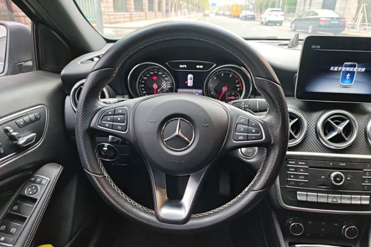 Used Mercedes-Benz A-Class 2017 Revised Version A 200 Fashion Edition Steering Wheel