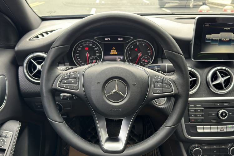 Used Mercedes-Benz A-Class 2017 Revised A 200 Dynamic Edition Steering Wheel