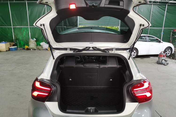 Used Mercedes-Benz A-Class 2017 A 200 Fashion Model Trunk