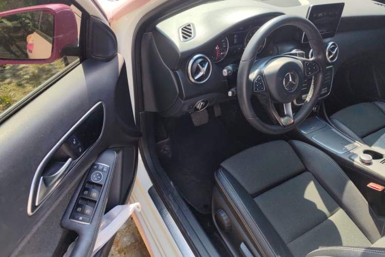 Used Mercedes-Benz A-Class 2017 Revised A 200 Dynamic Edition Driver Seat