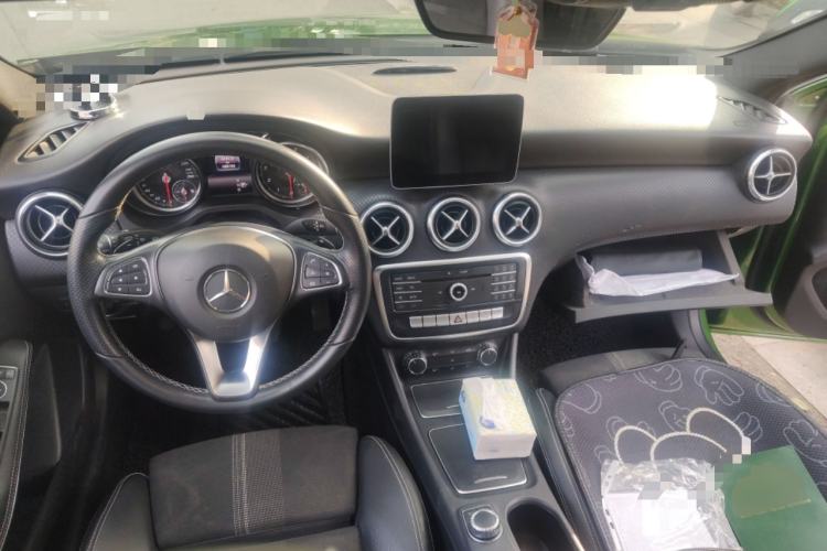 Used Mercedes-Benz A-Class 2017 A 200 Fashion Model Center Console