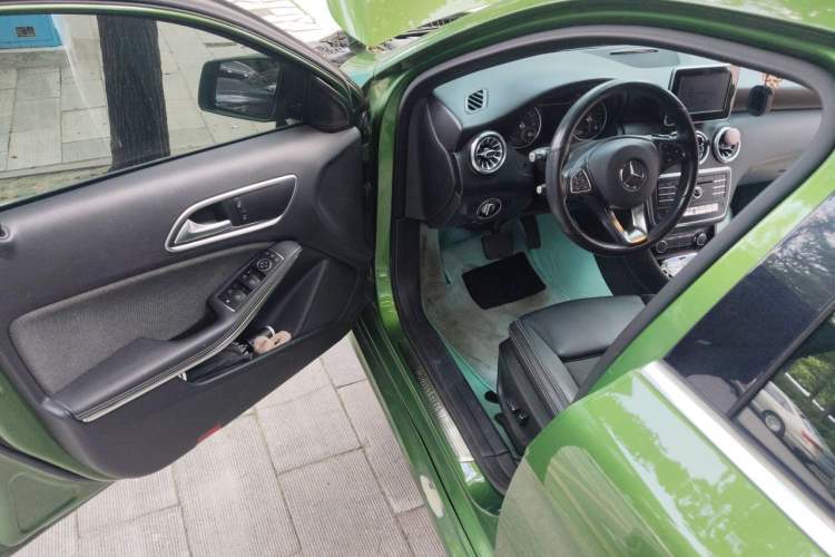 Used Mercedes-Benz A-Class 2017 A 200 Dynamic Edition Driver Seat