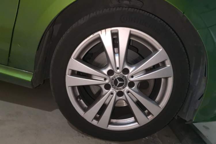 Used Mercedes-Benz A-Class 2017 Revised A 200 Dynamic Edition Right Front Wheel Hub