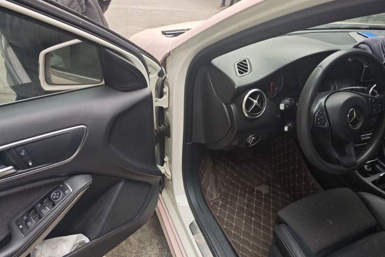 Used Mercedes-Benz A-Class 2017 Revised A 180 Driver Seat