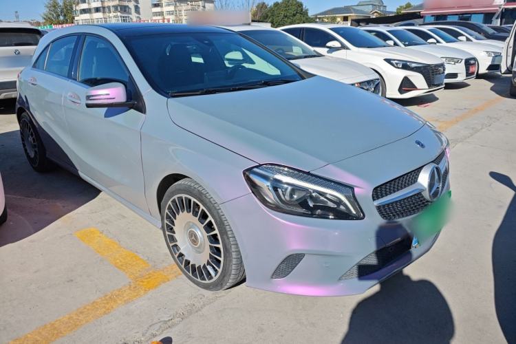 Used Mercedes-Benz A-Class 2017 Revised Version A 200 Fashion Edition Front Right 45 Deg