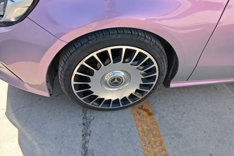 Used Mercedes-Benz A-Class 2017 Revised Version A 200 Fashion Edition Left Front Wheel Hub