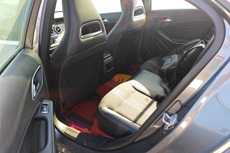 Used Mercedes-Benz A-Class 2017 Revised Version A 200 Fashion Edition Left Rear Seat