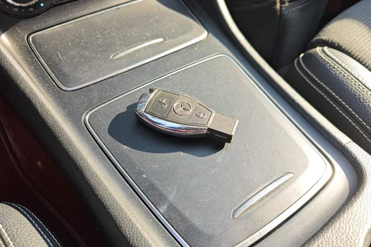 Used Mercedes-Benz A-Class 2017 Revised Version A 200 Fashion Edition Vehicle Key