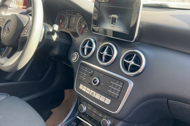 Used Mercedes-Benz A-Class 2017 A 180 Audio And AC Panel
