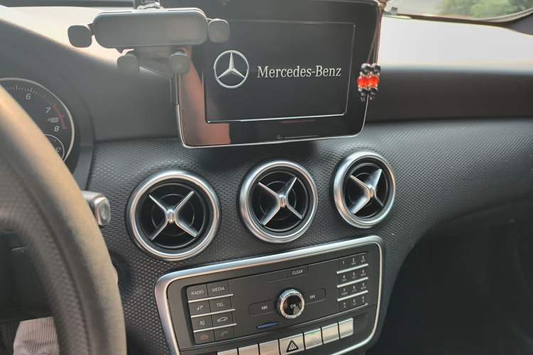 Used Mercedes-Benz A-Class 2017 A 180 Audio And AC Panel
