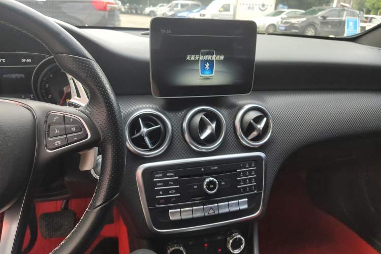 Used Mercedes-Benz A-Class 2017 Revised Version A 200 Fashion Edition Audio And AC Panel