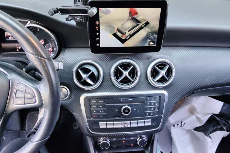 Used Mercedes-Benz A-Class 2017 A 200 Fashion Model Audio And AC Panel