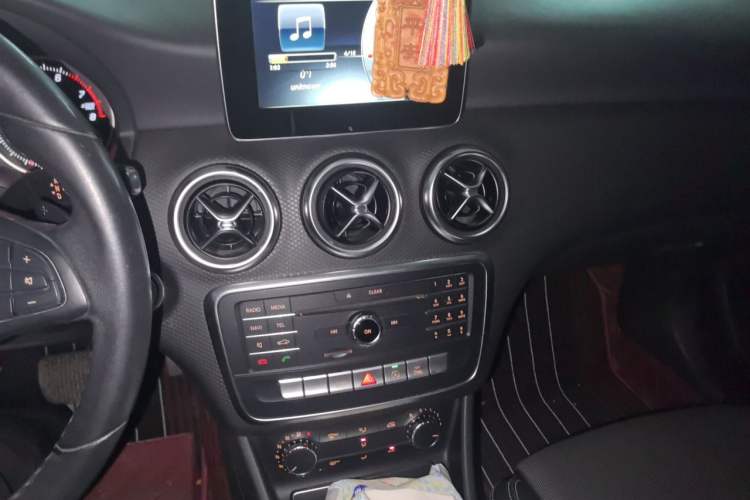 Used Mercedes-Benz A-Class 2017 A 200 Dynamic Edition Audio And AC Panel