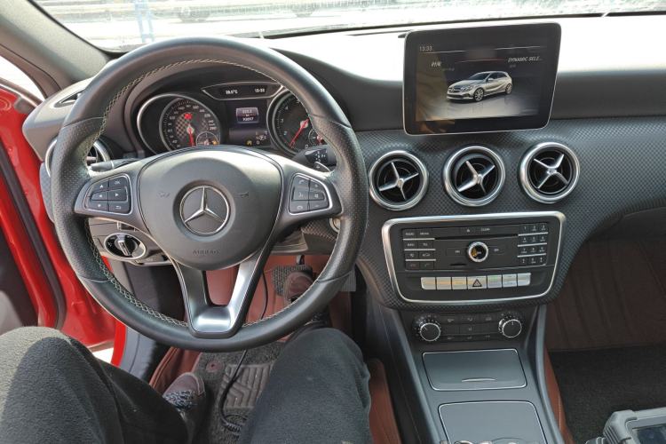 Used Mercedes-Benz A-Class 2017 A 200 Fashion Model Center Console