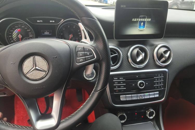 Used Mercedes-Benz A-Class 2017 Revised Version A 200 Fashion Edition Center Console