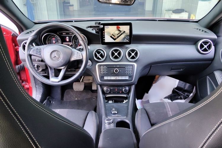Used Mercedes-Benz A-Class 2017 A 200 Fashion Model Center Console