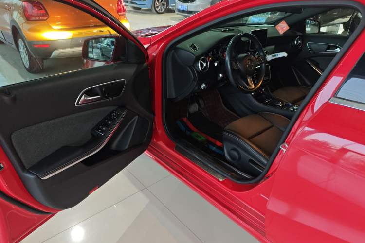 Used Mercedes-Benz A-Class 2017 A 200 Dynamic Edition Driver Seat