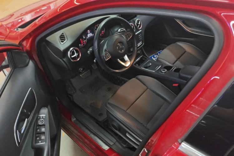 Used Mercedes-Benz A-Class 2017 A 200 Dynamic Edition Driver Seat