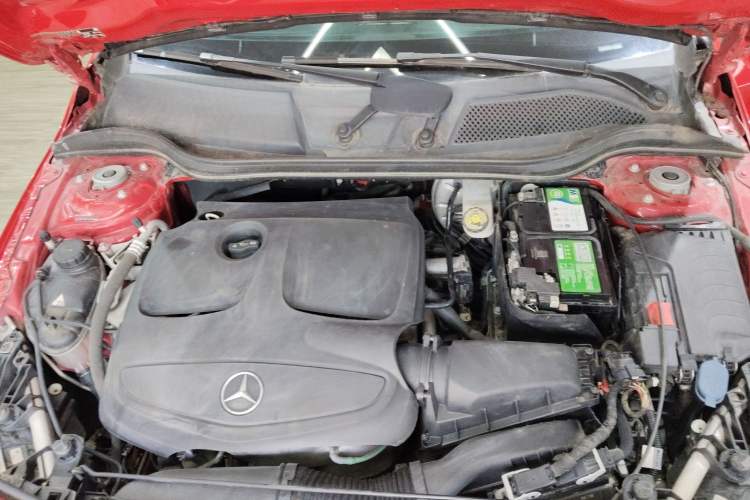 Used Mercedes-Benz A-Class 2017 A 200 Fashion Model Engine Bay
