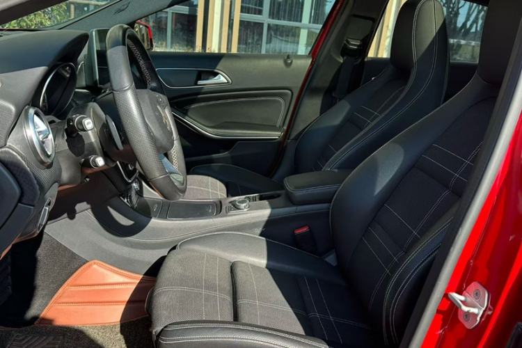 Used Mercedes-Benz A-Class 2017 A 200 Fashion Model Exterior 2
