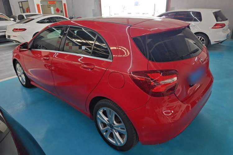 Used Mercedes-Benz A-Class 2017 Revised A 200 Dynamic Edition Exterior 3