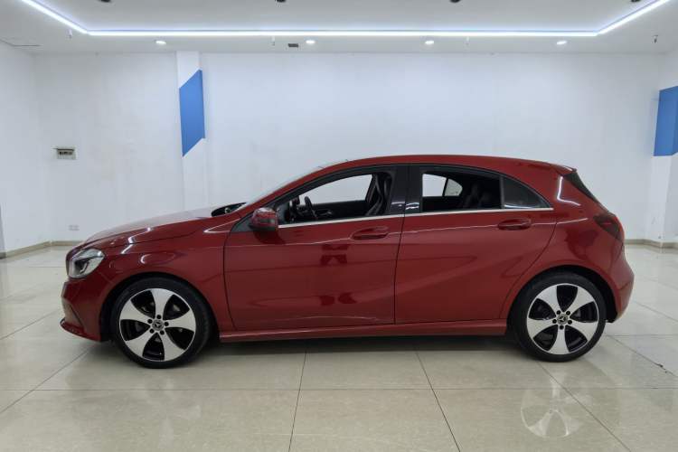 Used Mercedes-Benz A-Class 2017 Revised Version A 200 Fashion Edition Exterior 5
