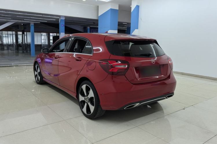 Used Mercedes-Benz A-Class 2017 Revised Version A 200 Fashion Edition Exterior 8