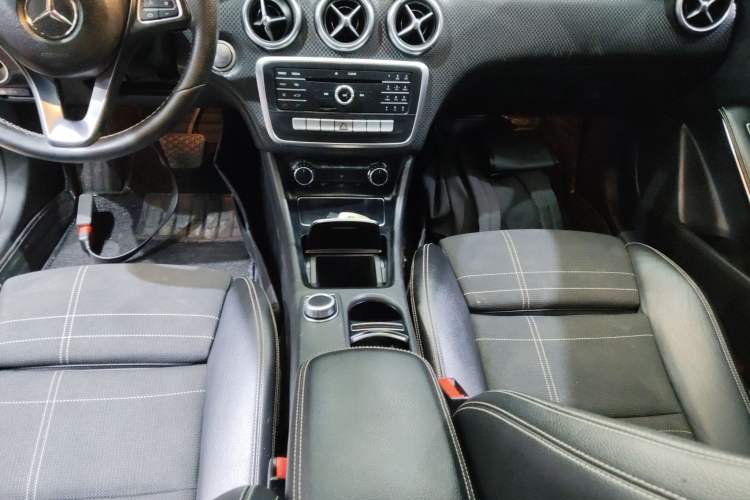 Used Mercedes-Benz A-Class 2017 A 200 Fashion Model Gear Lever