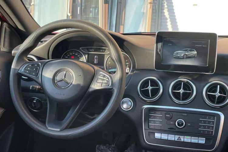 Used Mercedes-Benz A-Class 2017 A 180 Interior 1