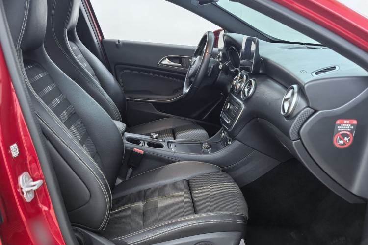 Used Mercedes-Benz A-Class 2017 Revised Version A 200 Fashion Edition Interior 1