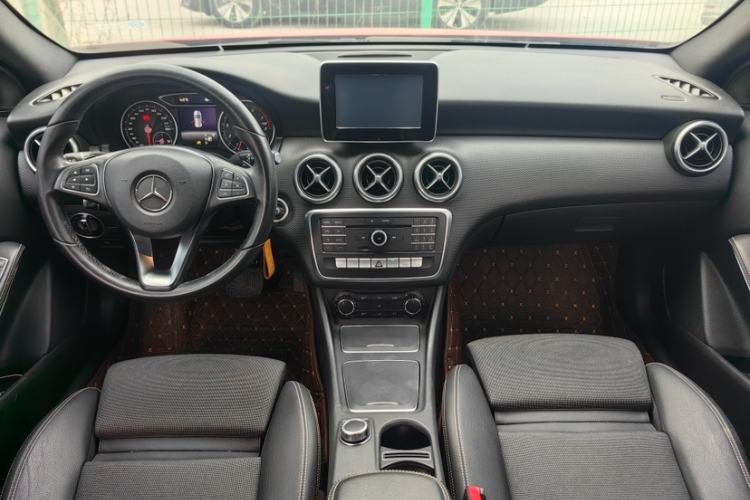 Used Mercedes-Benz A-Class 2017 A 200 Dynamic Edition Interior 1