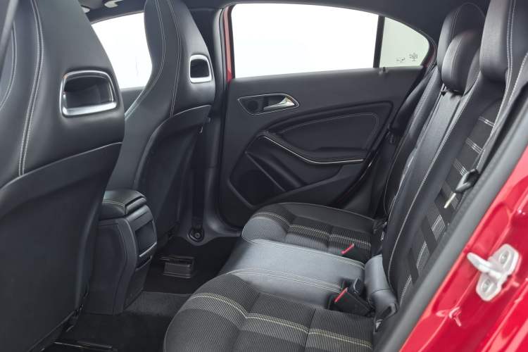 Used Mercedes-Benz A-Class 2017 Revised Version A 200 Fashion Edition Interior 2