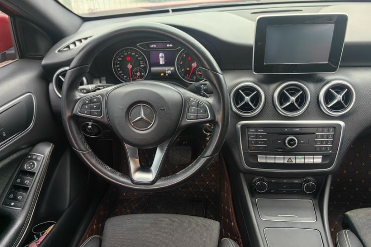 Used Mercedes-Benz A-Class 2017 A 200 Dynamic Edition Interior 4
