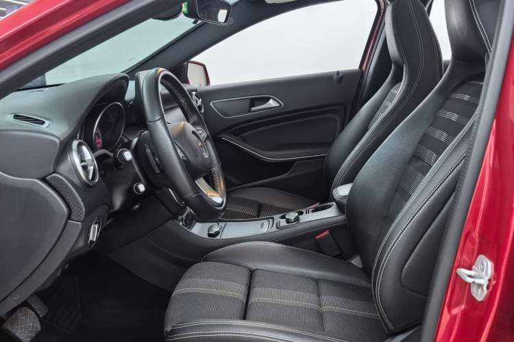Used Mercedes-Benz A-Class 2017 Revised Version A 200 Fashion Edition Interior 5