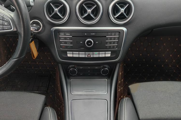 Used Mercedes-Benz A-Class 2017 A 200 Dynamic Edition Interior 5